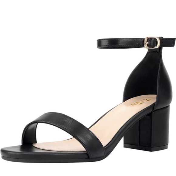 NWT/Box ZriEy Women's Strappy black Chunky Low Heeled Sandals Size 7 - Picture 2 of 9